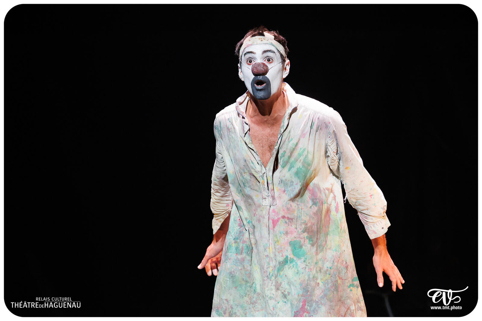 TROP PRÈS DU MUR (TYPHUS BRONX)